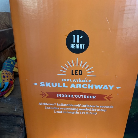 LED Inflatable Skull Archway - Green - Picture 7 of 8